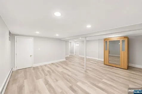 290 Dunkerhook Road Paramus NJ 07652