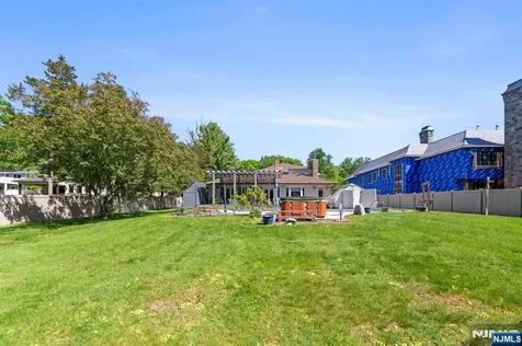 290 Dunkerhook Road Paramus NJ 07652