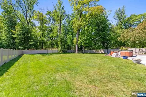 290 Dunkerhook Road Paramus NJ 07652