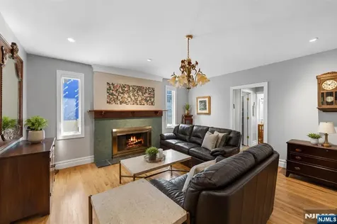 290 Dunkerhook Road Paramus NJ 07652