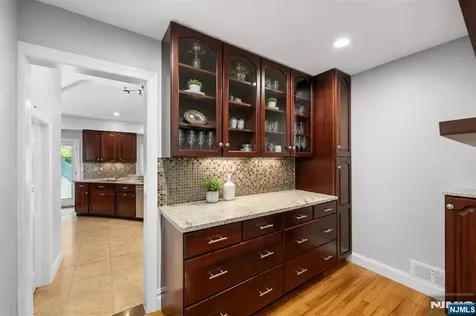 290 Dunkerhook Road Paramus NJ 07652