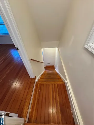 698 Undercliff Avenue Edgewater NJ 07020