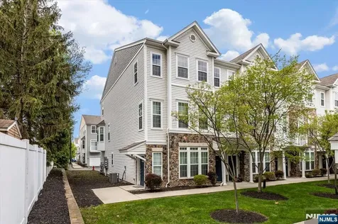 4 Jasmine Lane Garfield NJ 07026