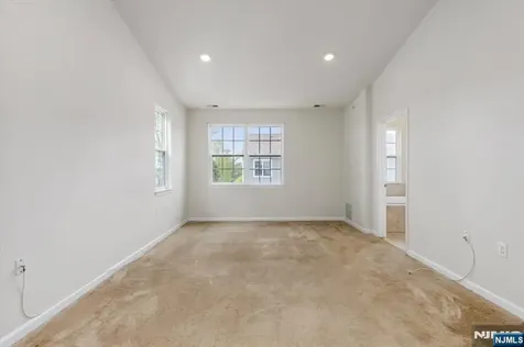 4 Jasmine Lane Garfield NJ 07026