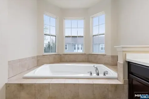 4 Jasmine Lane Garfield NJ 07026