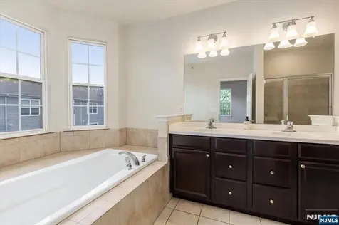 4 Jasmine Lane Garfield NJ 07026