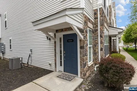 4 Jasmine Lane Garfield NJ 07026