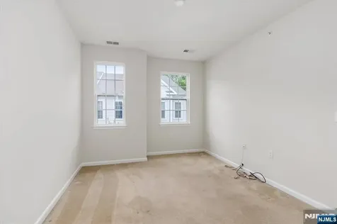4 Jasmine Lane Garfield NJ 07026