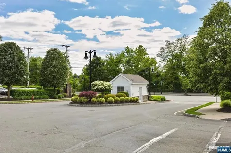 4 Jasmine Lane Garfield NJ 07026