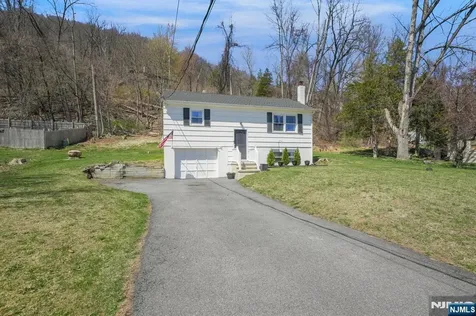 35 Zinnia Drive Vernon NJ 07418
