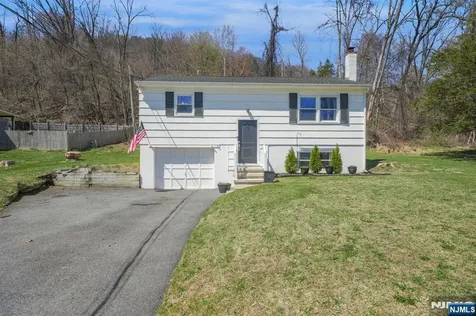 35 Zinnia Drive Vernon NJ 07418