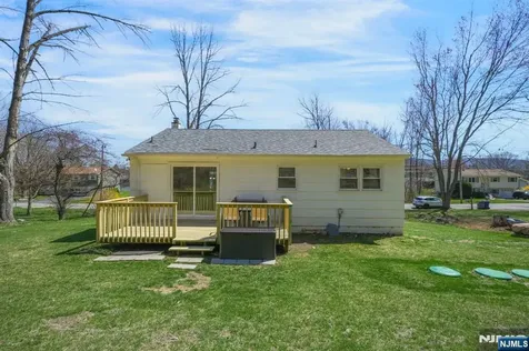 35 Zinnia Drive Vernon NJ 07418
