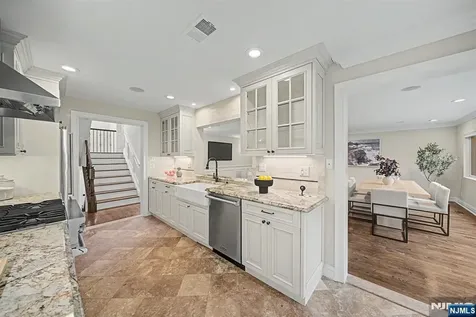 3 Daniel Drive Englewood NJ 07631