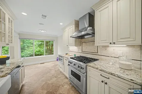 3 Daniel Drive Englewood NJ 07631