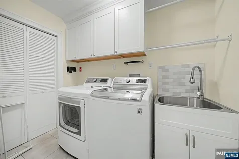 3 Daniel Drive Englewood NJ 07631