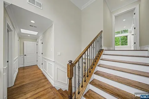 3 Daniel Drive Englewood NJ 07631