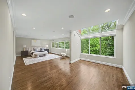 3 Daniel Drive Englewood NJ 07631