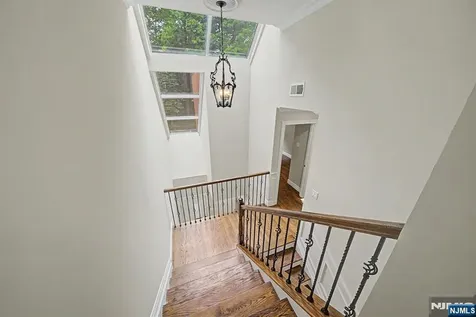 3 Daniel Drive Englewood NJ 07631