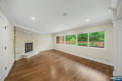 3 Daniel Drive Englewood NJ 07631