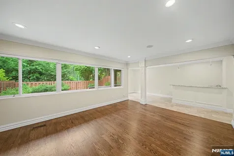 3 Daniel Drive Englewood NJ 07631