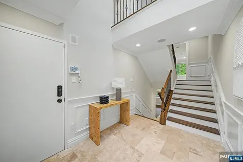 3 Daniel Drive Englewood NJ 07631