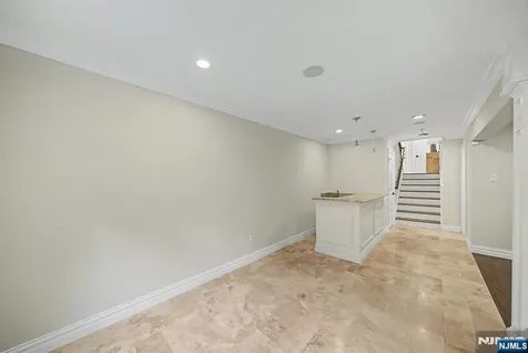 3 Daniel Drive Englewood NJ 07631
