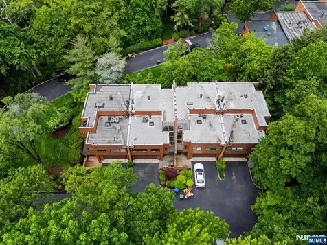 3 Daniel Drive Englewood NJ 07631