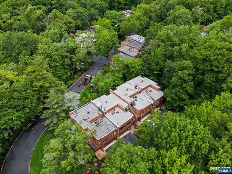3 Daniel Drive Englewood NJ 07631