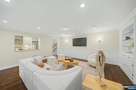3 Daniel Drive Englewood NJ 07631
