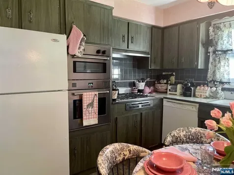52 Otoole Street Westwood NJ 07675