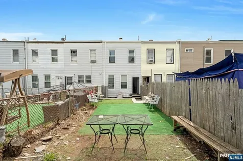 331 1/2 Forest Street Kearny NJ 07032