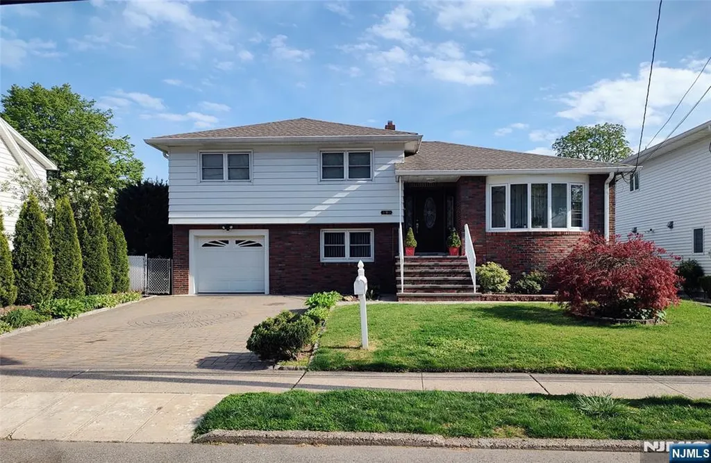190 Martha Avenue Elmwood Park NJ 07407