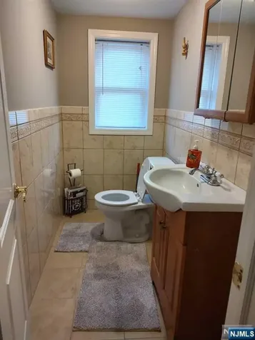 190 Martha Avenue Elmwood Park NJ 07407