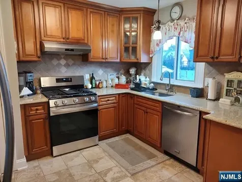 190 Martha Avenue Elmwood Park NJ 07407