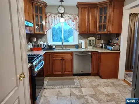 190 Martha Avenue Elmwood Park NJ 07407