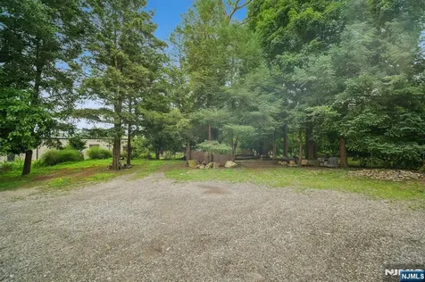 534 Durie Avenue Closter NJ 07624