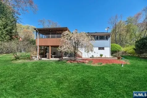 595 Echo Glen Avenue River Vale NJ 07675