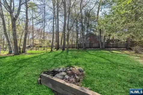 595 Echo Glen Avenue River Vale NJ 07675