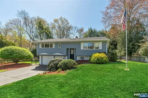 595 Echo Glen Avenue River Vale NJ 07675