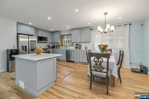 595 Echo Glen Avenue River Vale NJ 07675