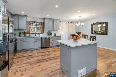 595 Echo Glen Avenue River Vale NJ 07675