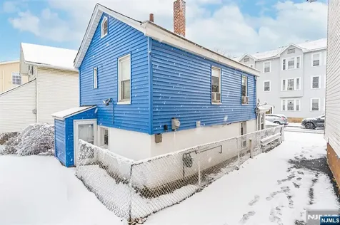 65 Cambridge Street East Orange NJ 07018