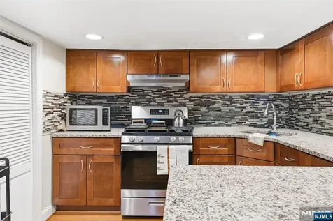 65 Cambridge Street East Orange NJ 07018