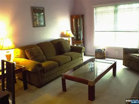 189 Forest Avenue Paramus NJ 07652