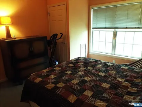 189 Forest Avenue Paramus NJ 07652