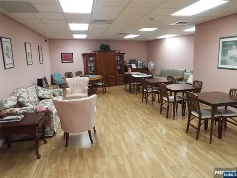 189 Forest Avenue Paramus NJ 07652