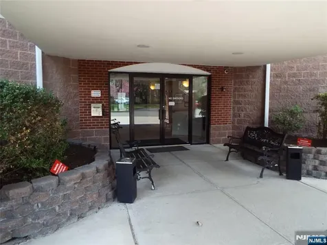 189 Forest Avenue Paramus NJ 07652