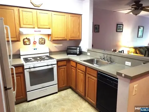 189 Forest Avenue Paramus NJ 07652