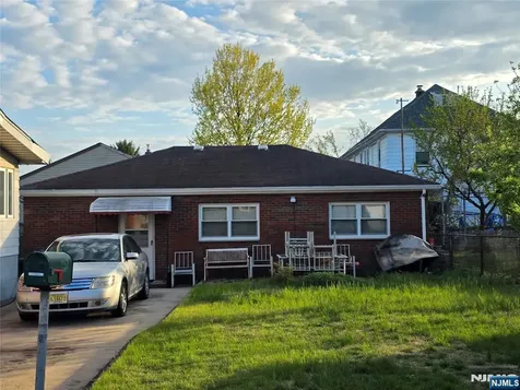 41 Charles Street Lodi NJ 07644