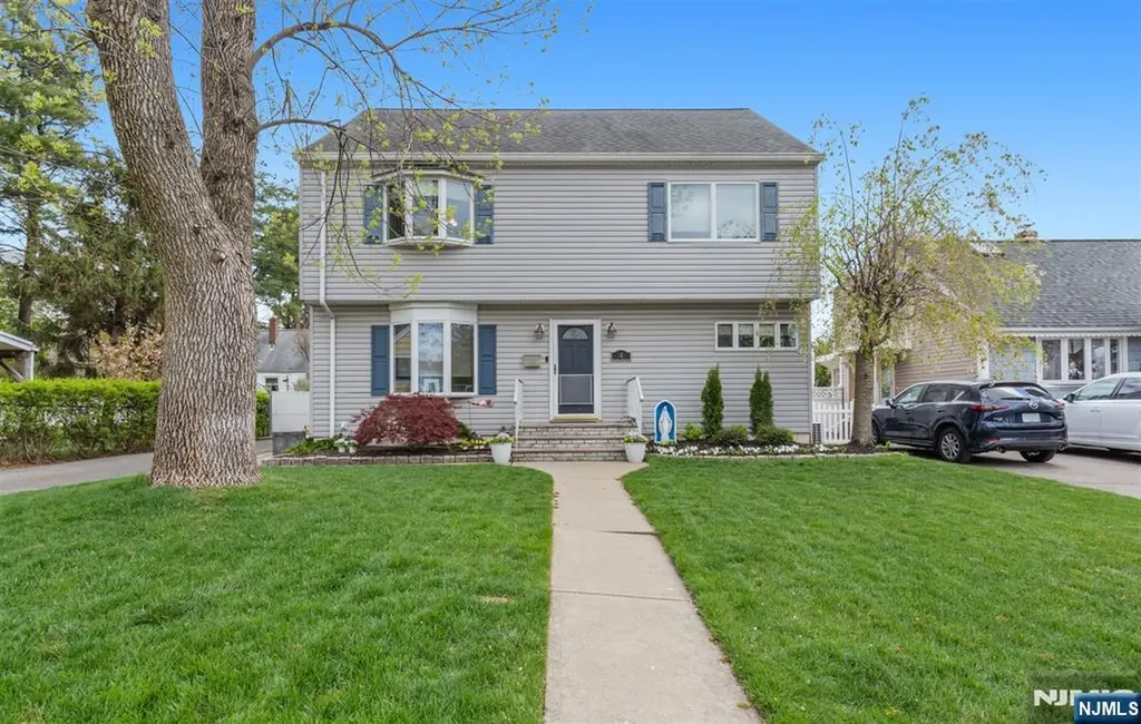 4 Lorelei Terrace Lodi NJ 07644